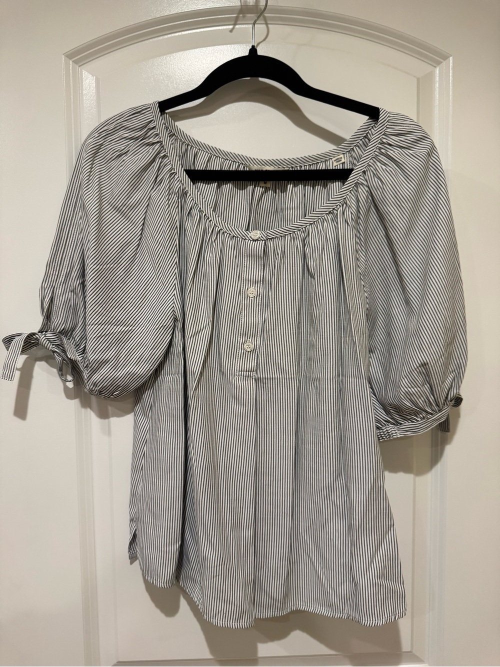 Max Studio White and Black Striped Puff-Sleeve Blouse